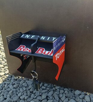 Věšák na klíče inspirovaný zadním křídlem Red Bull RB9 - 5