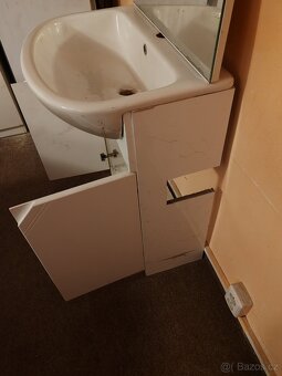 Koupelnova sestava s umyvadlem - 5