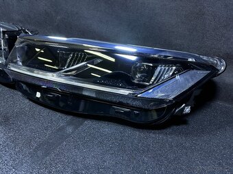 VW Touareg III 3 Predni svetla FULL Led Kapota - 5
