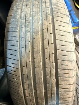 Dunlop 235/50R21 - 5