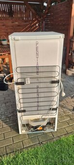Zanussi ZRT18100WA Lednice s mrazákem A+ - 5