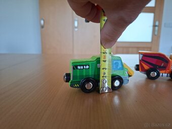 Dřevěná autíčka - set - 5