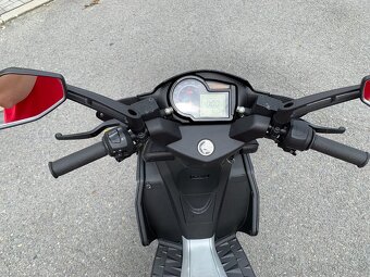 Aprilia SR 50 R Factory (2009) - 5