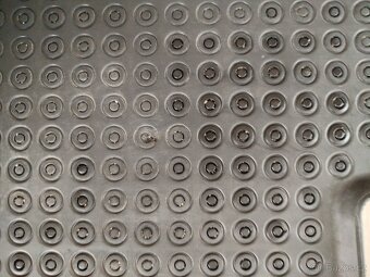 Škoda Octavia 2 kombi - roleta a gumové koberce - 5