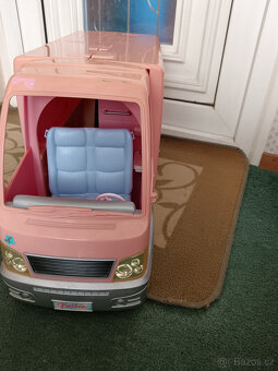 Růžový karavan pro Barbie - 5