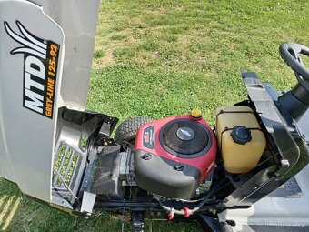 Prodám zahradní traktor MTD, rezervace do zítra dopoledne. - 5