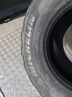 Pneumatiky MICHELIN 315/70R22.5 - NOVÉ - 2 přední vodící - 5