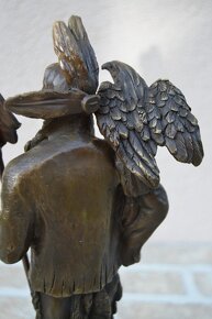 Bronzová socha - INDIÁN - INDIÁNSKÝ NÁČELNÍK - 5