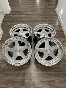 OZ Futura MAE 17” 5x112 - 5