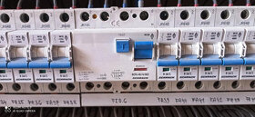 Prodám rozvaděč s vybavením - 5