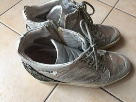 Obuv botasky celokožené stříbrné kotníčkové vel.39 - 5