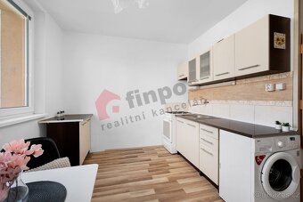 Prodej bytu 1+1 se dvěma balkony, 40 m², na Trávníkách v Otr - 5