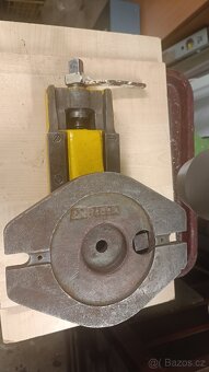 Otočný strojní svěrák - 5