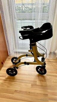 Chodítko pro seniory/čtyřkolové/odlehčené/skládací/jako nové - 5