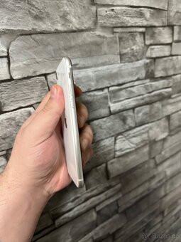 iPhone Se 2020 Top stav - 5