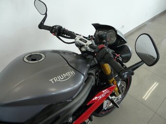 Triumph Speed Triple R 1050 - 5