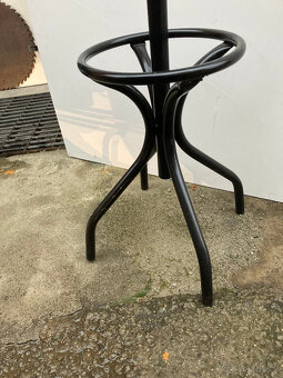 Věšák stojanový kovový černý za 500 kč - 5