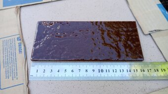 Dlažba 30cmx30cm béžová 16,2m2 + dlažba na sokl cca 100ks - 5