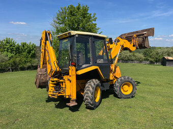 Kolový Bagr JCB 2CX - 5