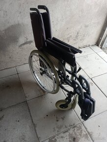 Invalidní vozík, chodítko - 5