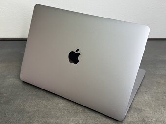 MacBook Air 13'' 2019 / i5 / 8GB / 256GB SSD / Space Gray - 5
