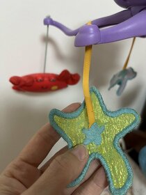 SLEVA Kolotoč nad postýlku Fisher Price - 5