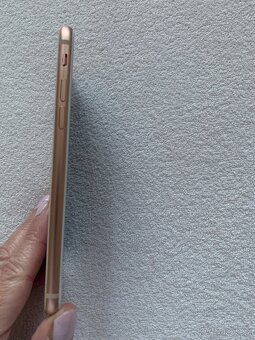 iPhone 8 + 5 obalů - 5