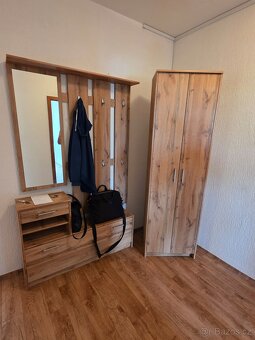 Kompletní sestava nábytku do ložnice a předsíně – moderní de - 5