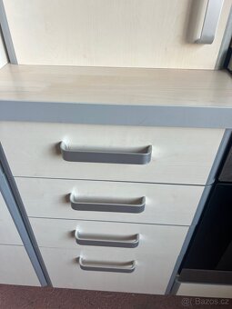 Kuchyn se všemi spotřebiči - 5