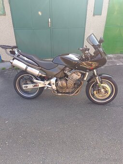 Honda Hornet 600S - 5