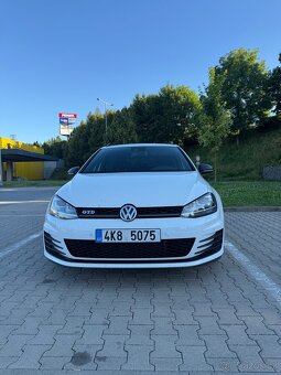 Volkswagen Golf GTD - 5