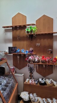 Nábytek vybavení prodejny - 5