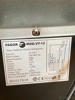 Vinotéka Fagor na 12 lahví - 5