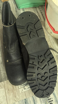 Boty pracovní vel. 10 - 5