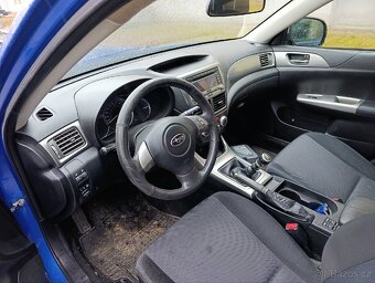 Subaru Impreza hatchback - 5