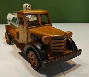 Dřevěné auto se slivovicí-hnědé - 5