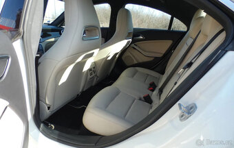 Mercedes-Benz CLA 250 4Matic 7G-DCT - 5
