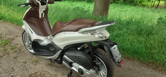 Piaggio Beverly 300 - 5