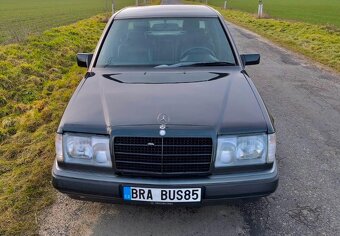 Mercedes W124 260e - 5