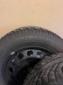 Dunlop 215/60 R17 - 5