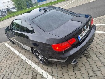 BMW E92 320xD LCI 135kW 6st. Aut. Tovární M Paket - 5