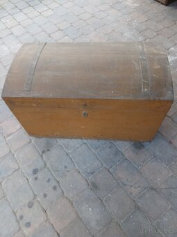 Staré dřevěné kufry, koš - 5