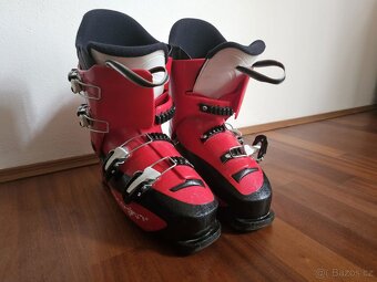 dětský lyžařský set – lyže 137 cm, hůlky 110 cm, lyžáky 305 - 5