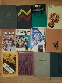 Set více než 150 knih - 5