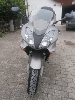 Honda VFR 800 - 5