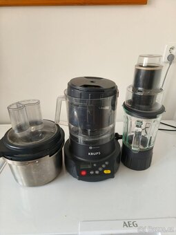Kuchyňský multifunkční robot, mixér, strouhač, mlýnek - 5