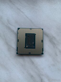 Intel Core i5-9400F - 5