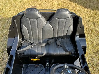 Elektrické autíčko BMW X6 M dvoumístné XXL lakované černé - 5