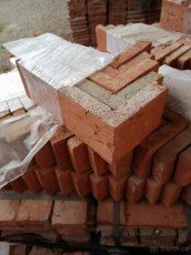 Cihlový obkladový pásek rubový krácený D4 - 5