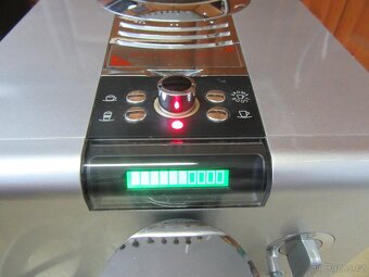 Nabízím kávovar Jura ENA 9. Plně funkční. Nejde o novou věc. - 5